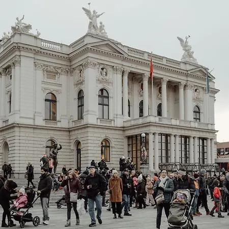 Quiet Near & Opera * Zurych